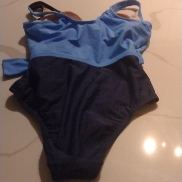 Kona Sol Blue Color Block Crisscross, Fully lined, one piece swimsuit - M nwot - Picture 5 of 6